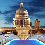 Stunning Serviced Apartments, Steps From Monument Station